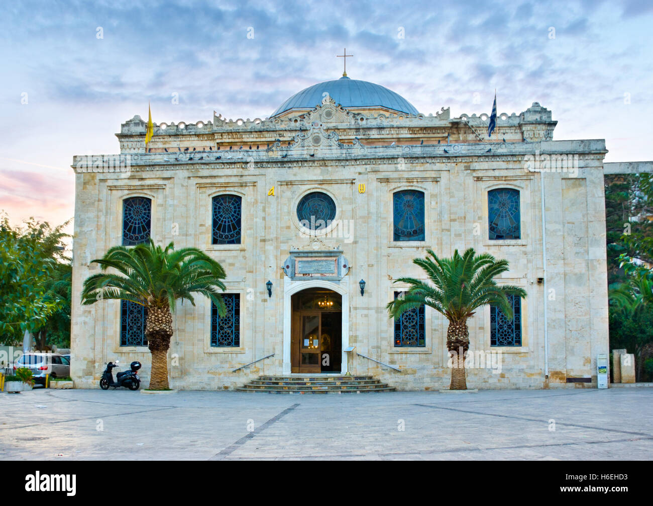 Il Ottoman Vezir moschea, costruito sul sito della chiesa di St Tito, e ora la basilica di San Tito Foto Stock
