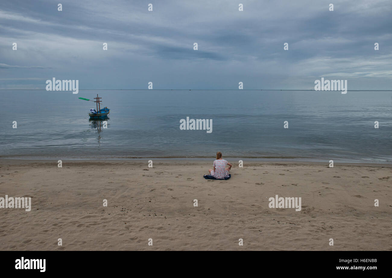 Spiaggia di meditazione, Prachuap Khiri Khan, Thailandia Foto Stock