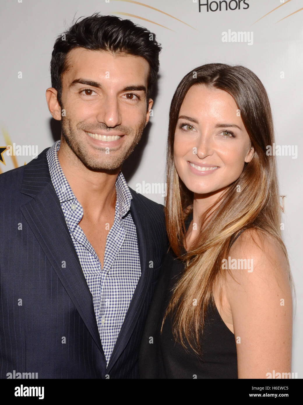 Justin Baldoni e Emily Foxler assiste la Hollywood Walk of Fame onori a ...