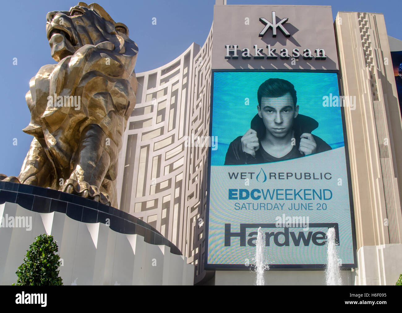 Robbert van de Corput aka Dj Hardwell tabellone elettronico atmosfera fuori MGM su Giugno 18th, 2015 a Hakkasan Night Club di Las Vegas, Nevada. Foto Stock