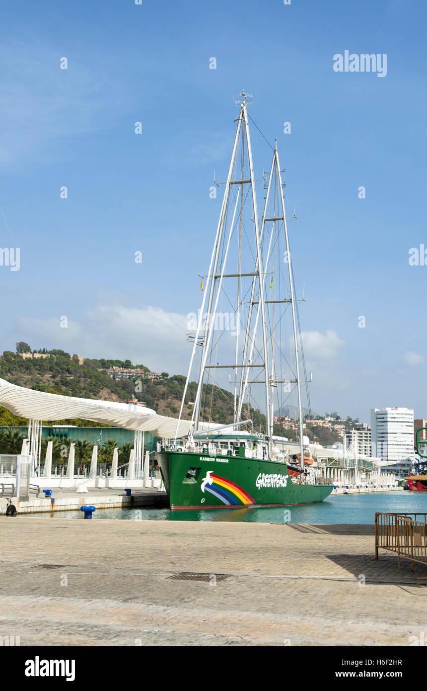 Greenpeace new Rainbow Warrior III nave ormeggiata nel porto di Malaga, Andalusia, Spagna. Foto Stock