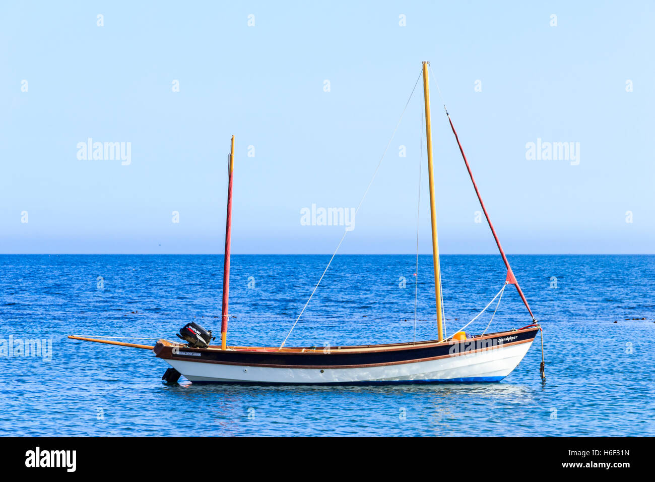 Due persone barca blu immagini e fotografie stock ad alta risoluzione