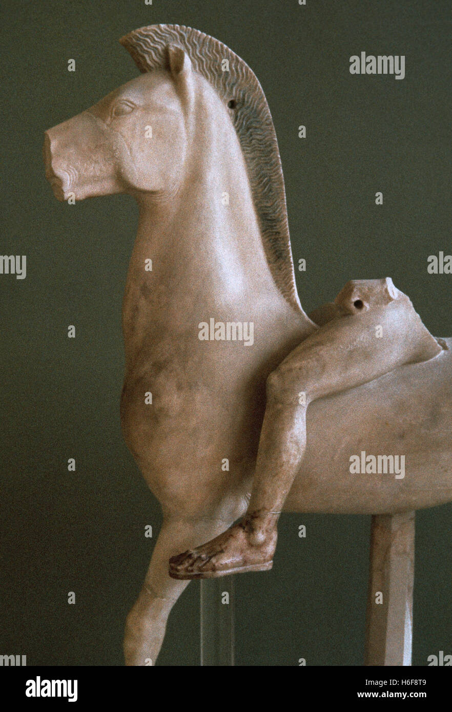 Grecia antica. La scultura di un cavallo con cavaliere. Dettaglio. 510 BC. Il marmo. Museo dell'Acropoli. Atene. La Grecia. Foto Stock