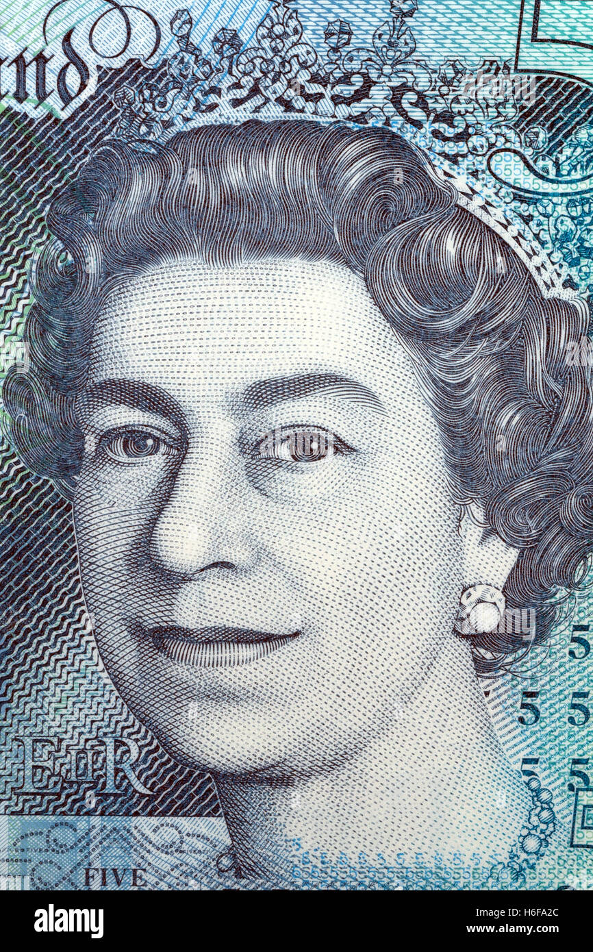 La regina Elisabetta II un ritratto sul Regno Unito Cinque libbre Foto Stock