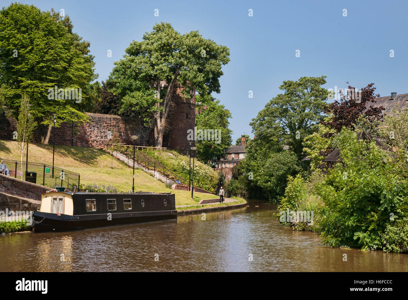 Centro citta' di Chester, canal, Cheshire, Regno Unito Foto Stock