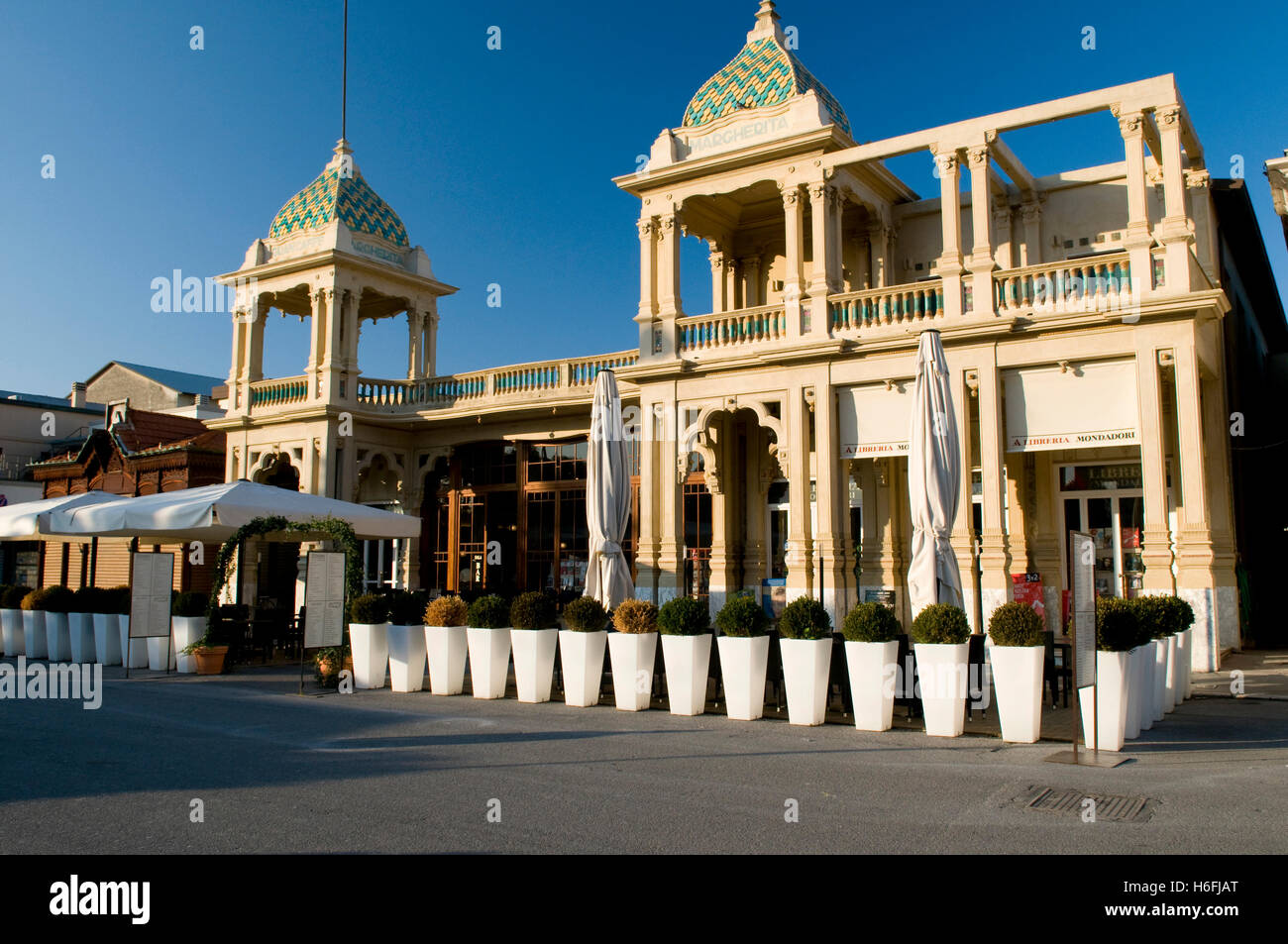 Gran Caffè Margherita sul lungomare di Viareggio e la Versilia e la Riviera Toscana, Italia, Europa Foto Stock