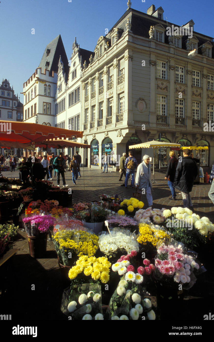 Germania, Treviri, mercato presso la piazza principale del mercato. Foto Stock