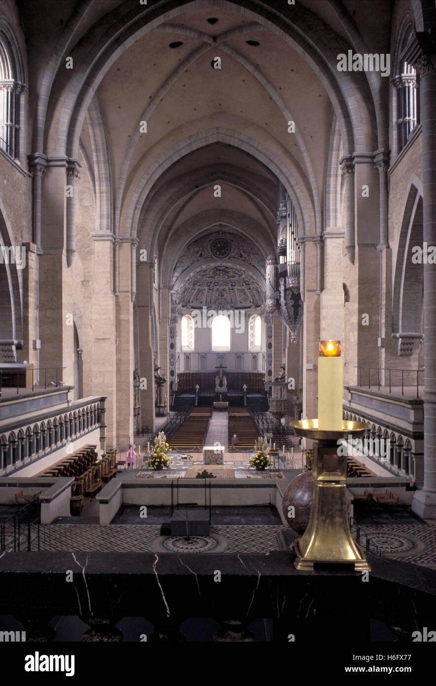 Germania, Treviri, all'interno della Basilica di San Pietro e la Basilica di San Pietro è la più antica cattedrale in Germania. Foto Stock