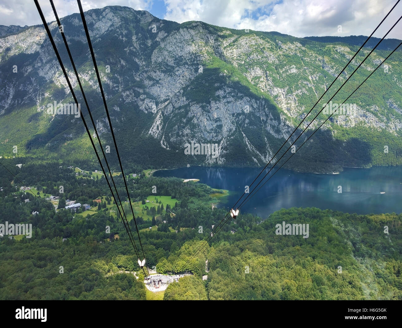 La funivia sale fino alla cima del monte Vogel a Bohinj, Slovenia Foto Stock