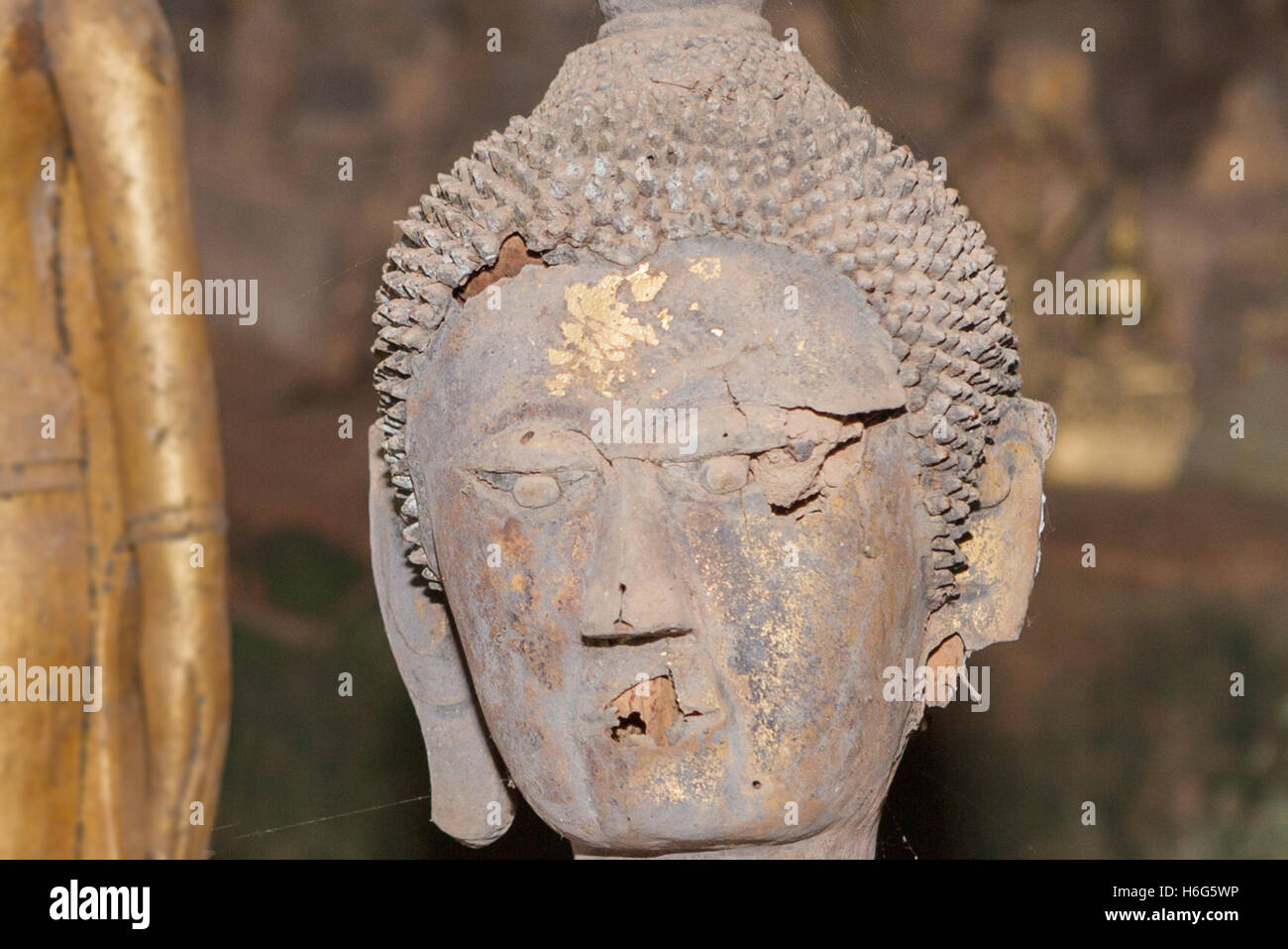 Sculture di Buddha in miniatura, Tham Ting, grotta inferiore, grotte di Pak ou, Laos Foto Stock