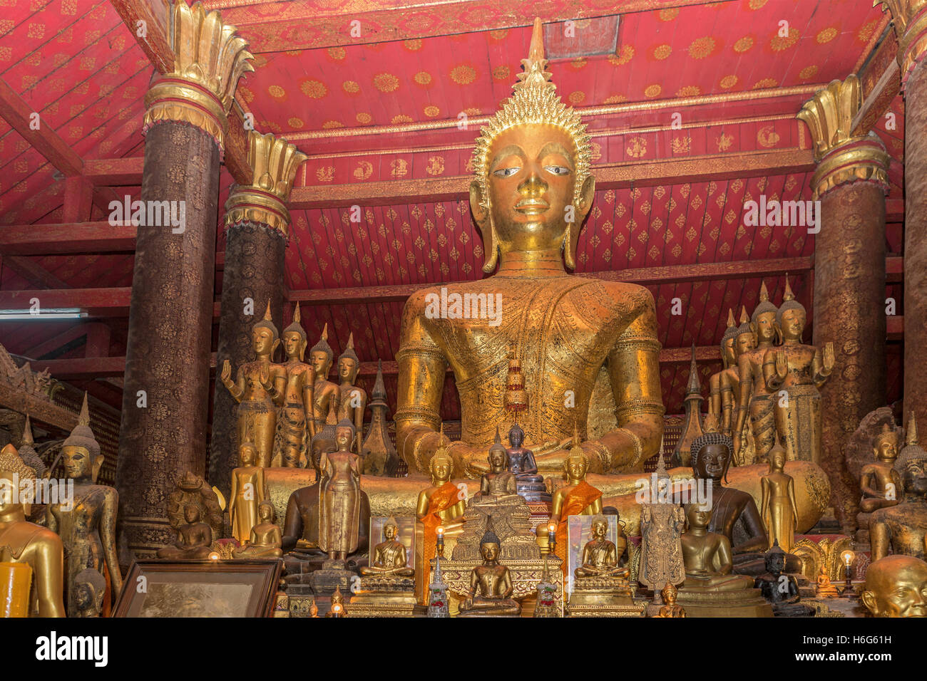 Buddha meditating, Wat mai Suwannaphumaham, aka Wat mai, tempio buddista, Luang Prabang, Laos Foto Stock