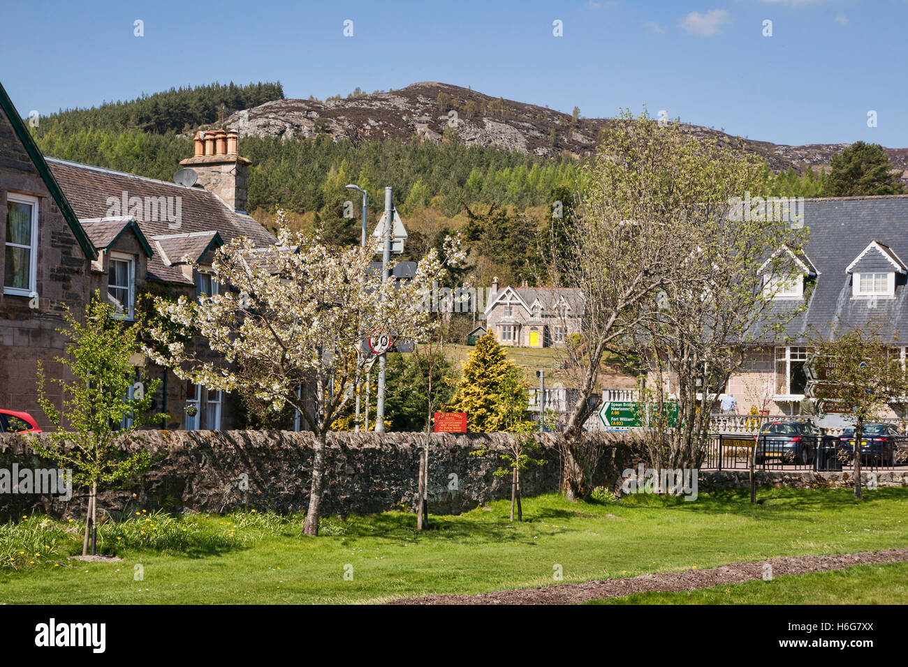 Kingussie village center, parco, altopiani, Scozia. Foto Stock