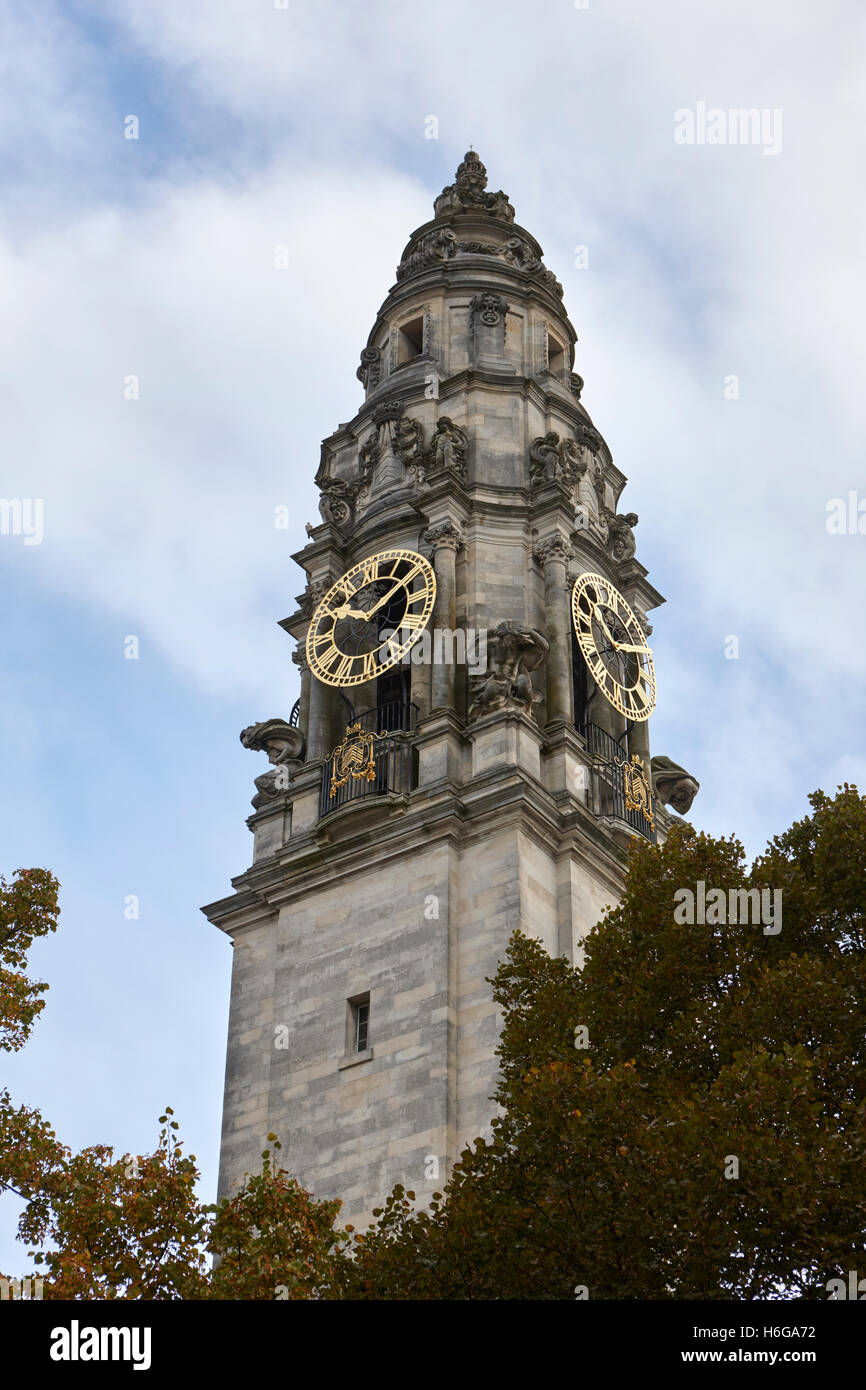 Municipio di Cardiff di clock tower building Galles Regno Unito Foto Stock