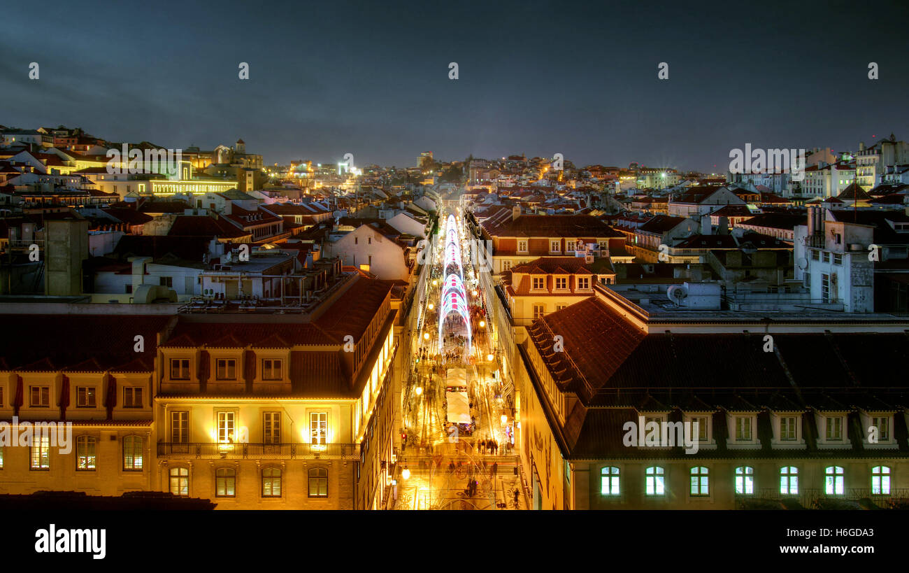 Bella praticamente volta vista del vecchio centro della città di Lisbona, Portogallo Foto Stock