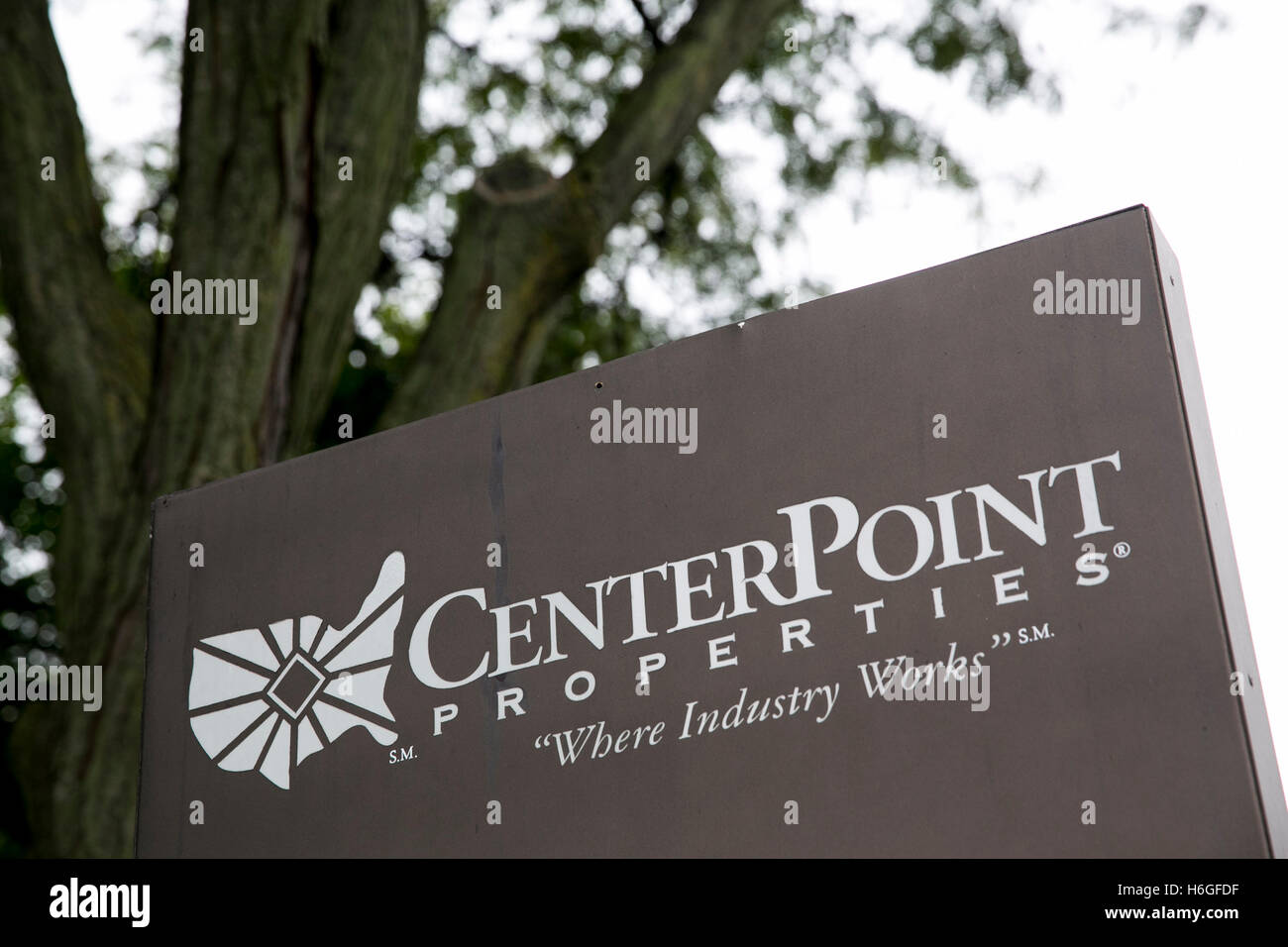 Un logo segno al di fuori della sede di Centrepoint proprietà in Oak Brook, Illinois, il 15 ottobre 2016. Foto Stock
