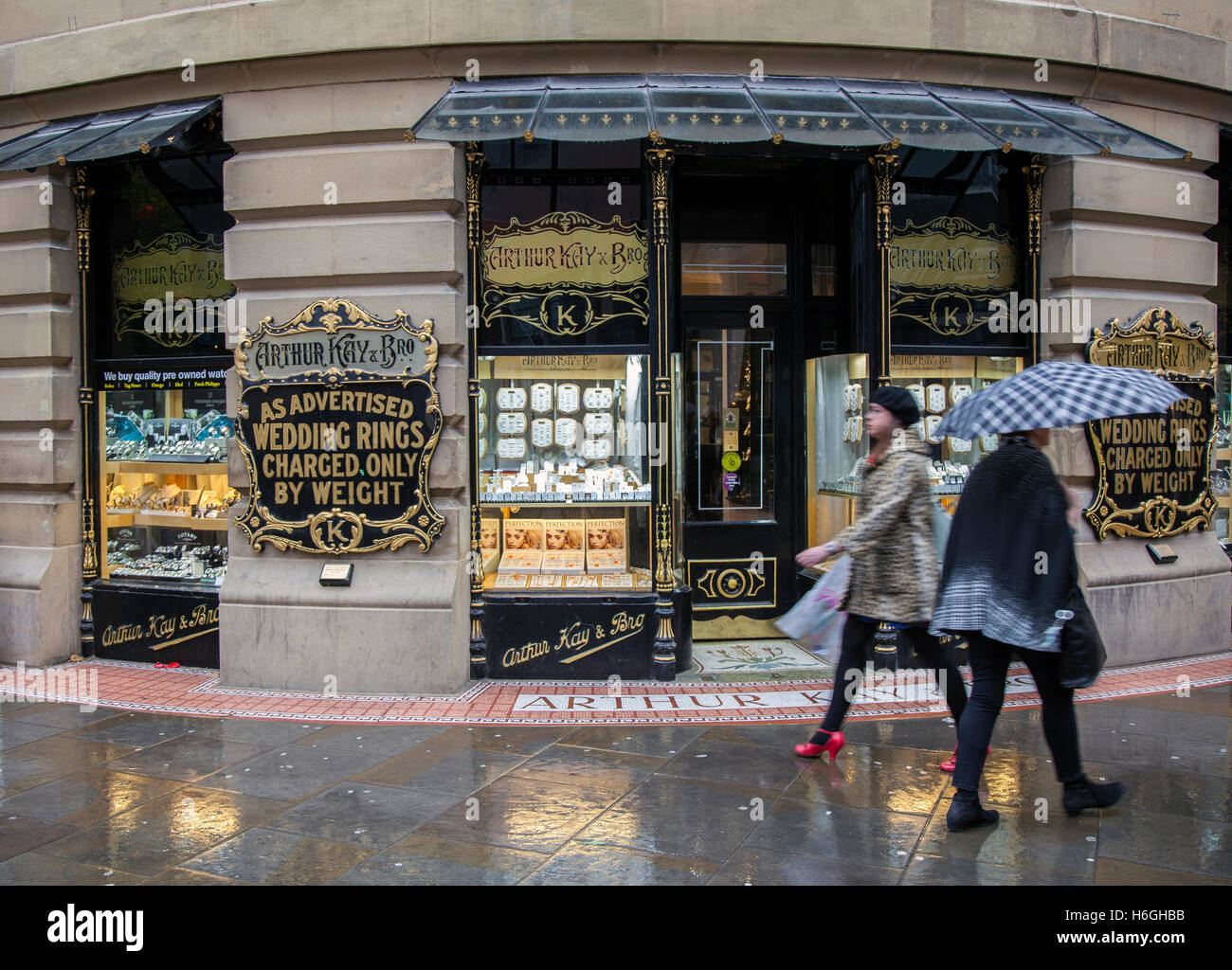 Arthur Kay & Bro Jewelers è il negozio di punta che è stato stabilito in 1953. Come un business a conduzione familiare che si trova sulla strada del mercato nel centro di Manchester. Insegne per negozi indipendenti nel Regno Unito Foto Stock