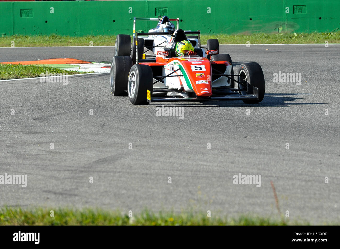 Monza, Italia. 29 ott 2016. Mick Schumacher durante le qualifiche di italiano F4 Championship sul circuito di Monza. Credito: Gaetano Piazzolla/Pacific Press/Alamy Live News Foto Stock