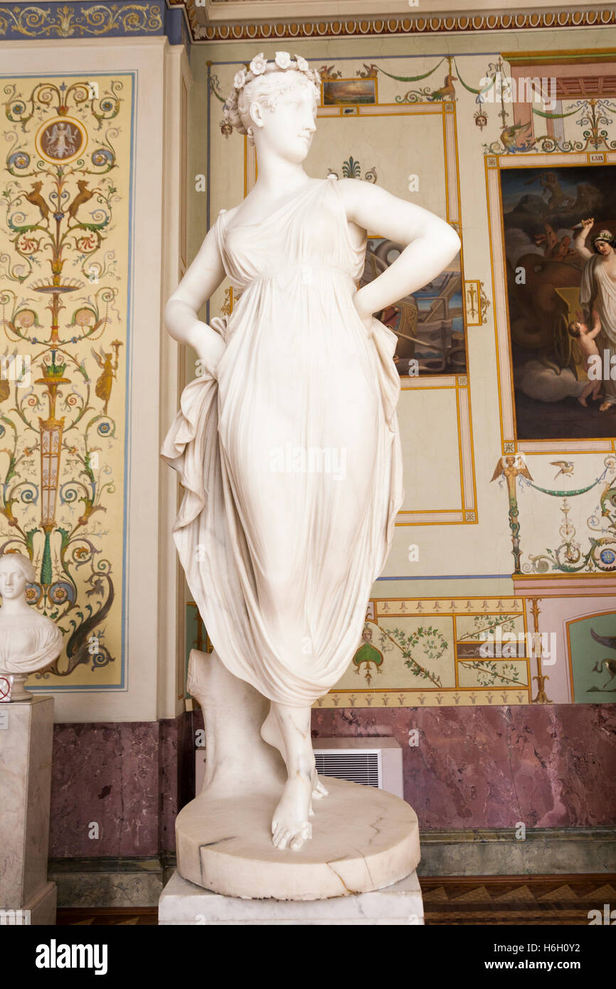 La ballerina scultura in marmo di Antonio Canova, Museo Hermitage di San  Pietroburgo, Russia Foto stock - Alamy