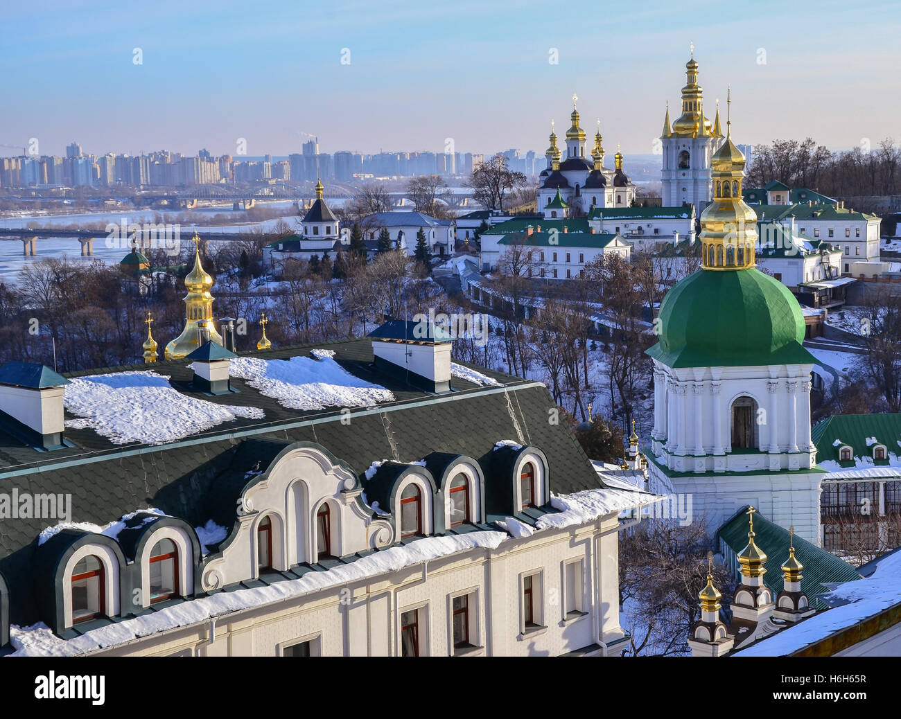 Vista panoramica di Kiev Pechersk Lavra monastero in inverno Foto Stock