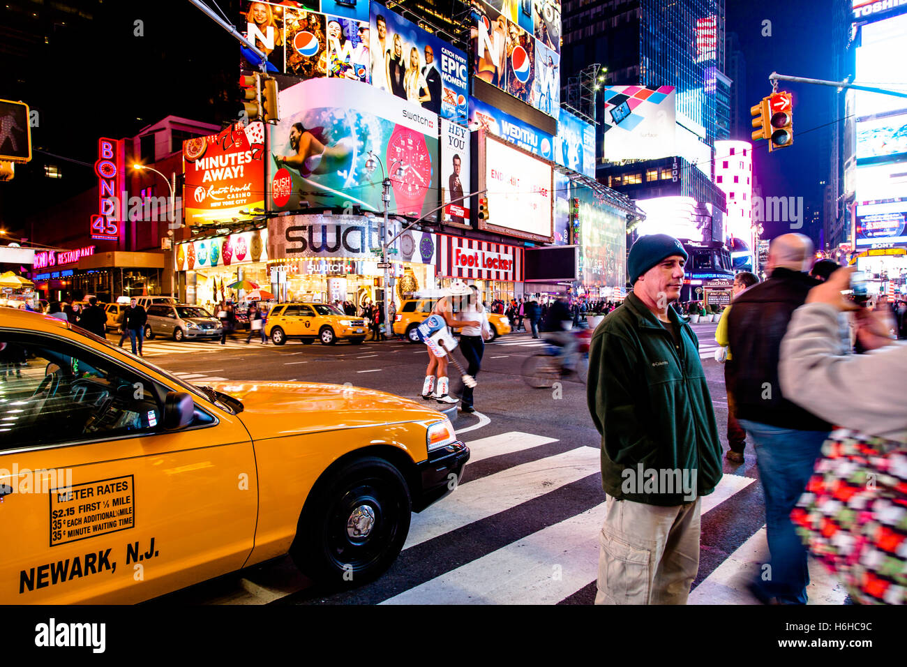 NEW YORK - NOV 11: una serata in Times Square a New York, Stati Uniti d'America il 11 novembre 2012. Foto Stock