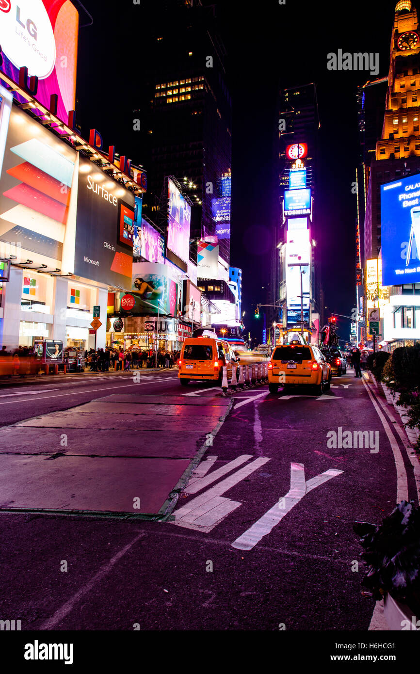 NEW YORK - NOV 11: Serata in Times Square a New York, Stati Uniti d'America il 11 novembre 2012. Foto Stock