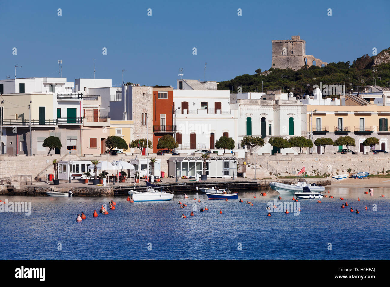 Porta e torre dell&#39;Alto, Santa Maria al Bagno, provincia di Lecce e la penisola salentina, Puglia, Italia Foto Stock