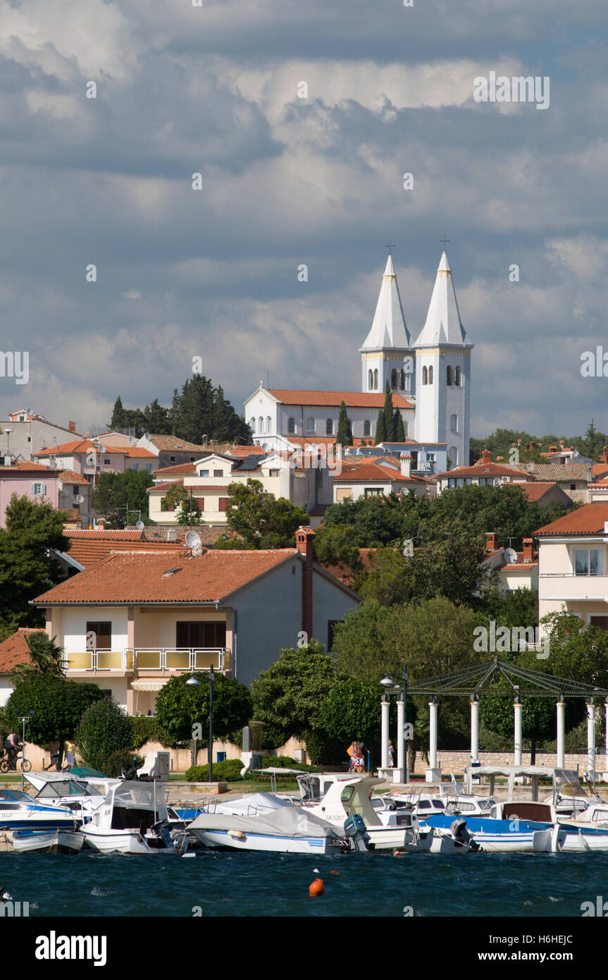 La città e il porto, Medulin, Istria, Croazia, Europa Foto Stock