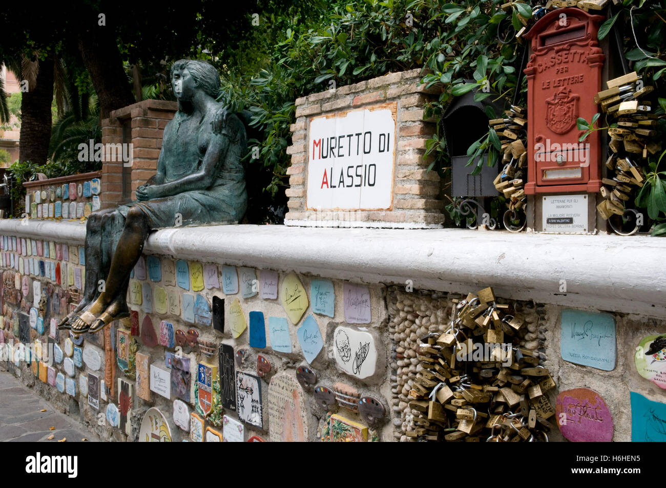 Le figure e i segni sulla parete Il Muretto, Alassio, Riviera, Liguria, Italia, Europa Foto Stock