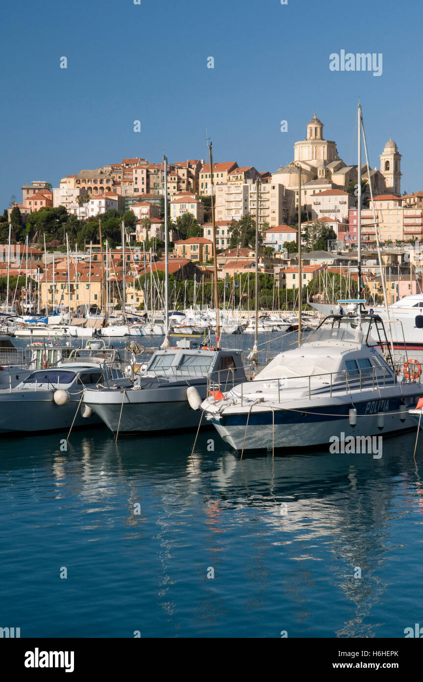 Porta nella parte anteriore della città storica, Porto Maurizio, Riviera, Liguria, Italia, Europa Foto Stock