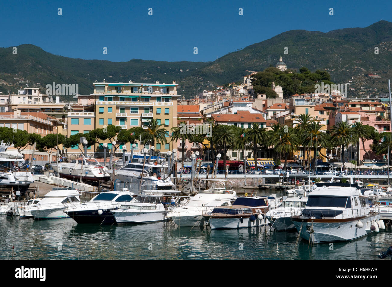 Le barche nel porto di San Remo, Riviera, Liguria, Italia, Europa Foto Stock