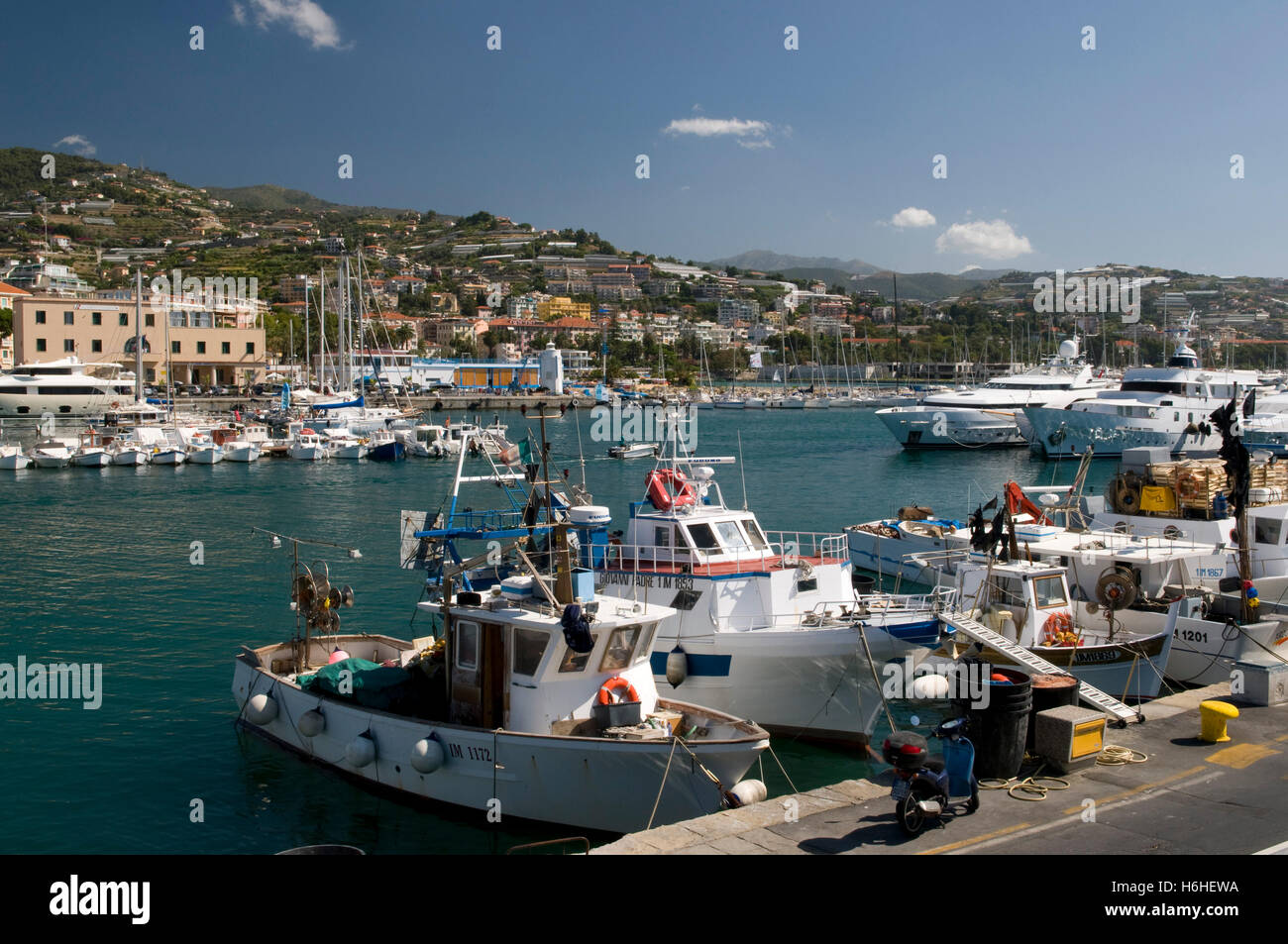 Le barche nel porto di San Remo, Riviera, Liguria, Italia, Europa Foto Stock