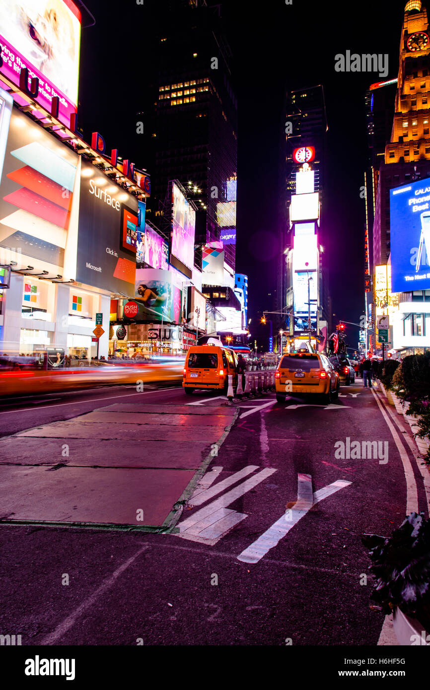 NEW YORK - NOV 11: Serata in Times Square a New York, Stati Uniti d'America il 11 novembre 2012. Foto Stock