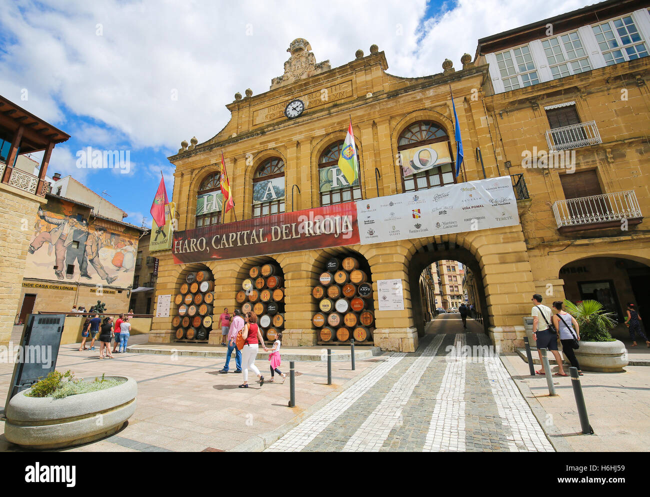 Plaza de la Paz nel centro di Haro, capitale di La Rioja regione vinicola, Spagna Foto Stock