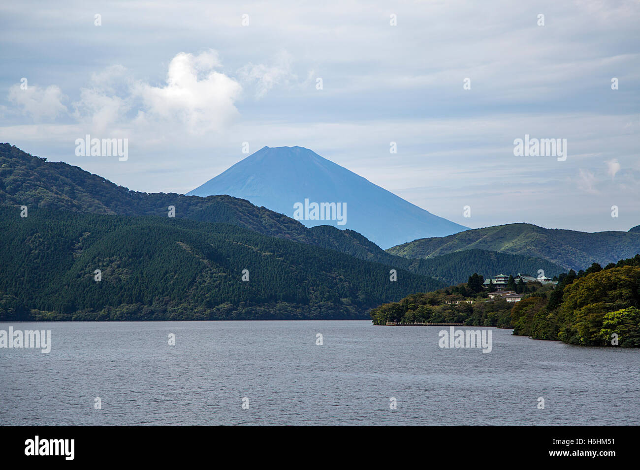 Vista sul Monte Fuji dal Lago Ashi ad Hakone, Giappone Foto Stock