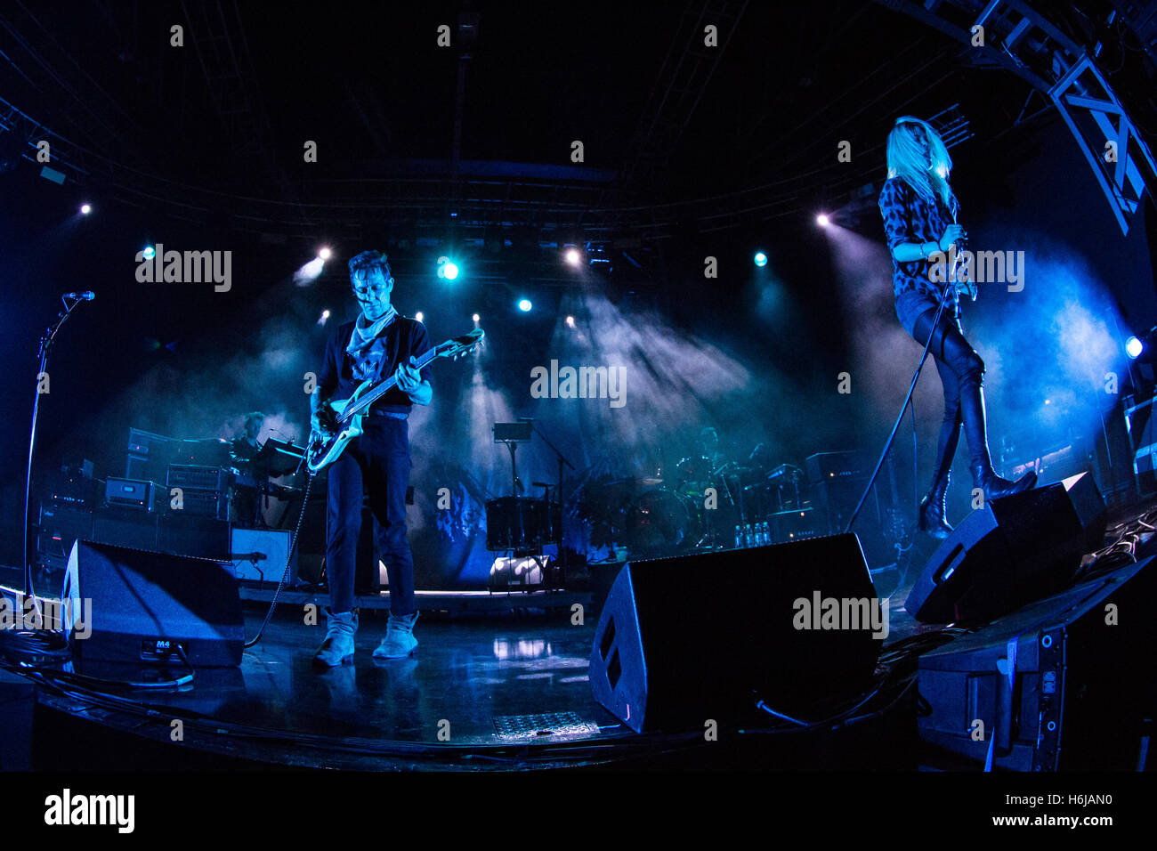 Milano Italia. Il 29 ottobre 2016. Indie rock band la uccide suona dal vivo sul palco a Fabrique per presentare il loro nuovo album 'Ash & Ghiaccio' Credito: Rodolfo Sassano/Alamy Live News Foto Stock