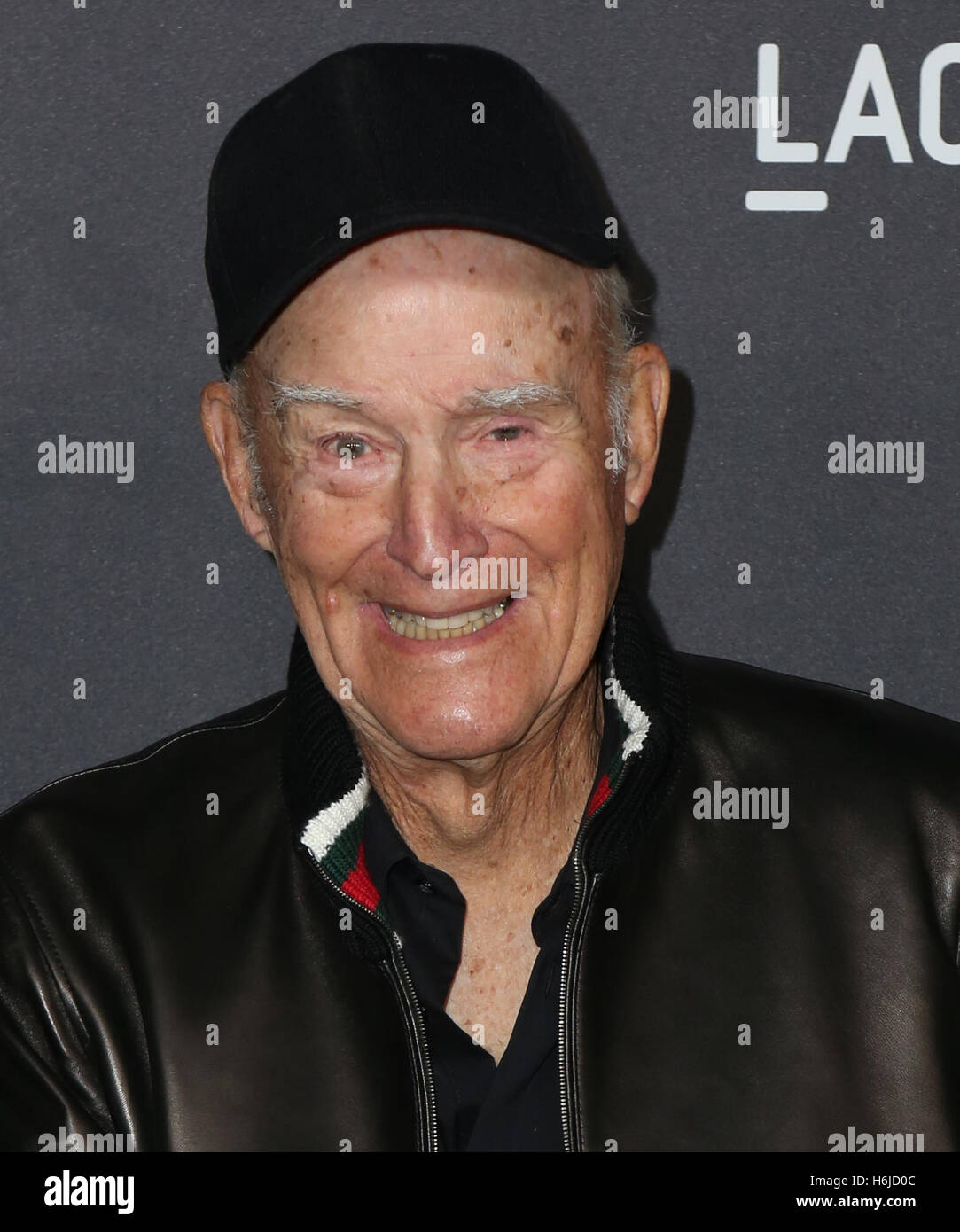 LOS ANGELES, CA - 29 ottobre: Robert Irwin assiste il 2016 LACMA Art + Film Gala in onore di Robert Irwin e Kathryn Bigelow presentato da Gucci a LACMA su ottobre 29, 2016 a Los Angeles, California. (Credit: Parisa Afsahi/MediaPunch). Foto Stock