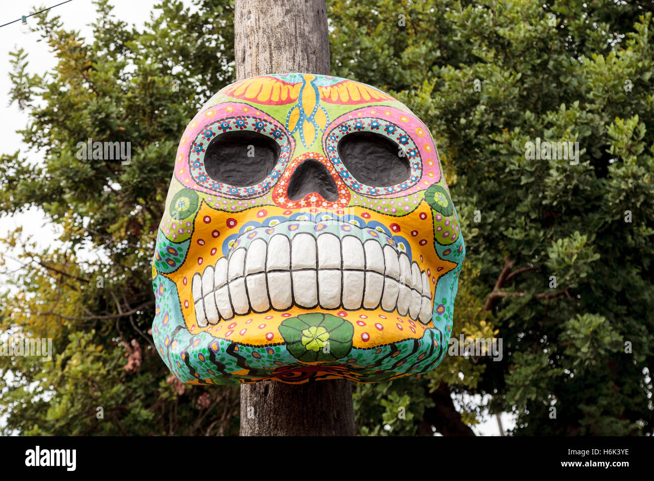 Cranio di Dia de los Muertos, il giorno dei morti, a Los Angeles. Foto Stock