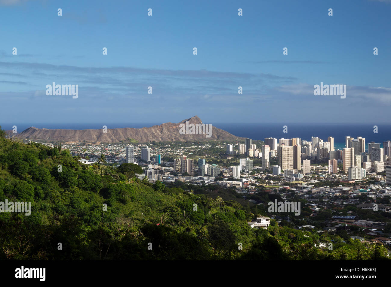 Il Cratere del Diamond Head e Honolulu su Oahu, Hawaii, Stati Uniti d'America. Foto Stock