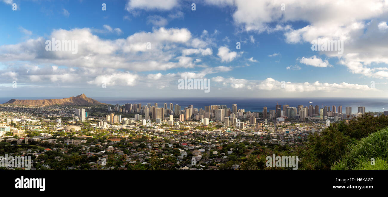 Vista panoramica di Honolulu e il Cratere del Diamond Head su Oahu, Hawaii, Stati Uniti d'America. Foto Stock