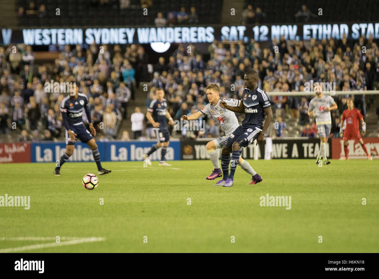 Melbourne, Australia. 31 ott 2016. Melbourne vittoria difensore Jason Geria #2 durante la Hyundai un campionato, Round 4. Melbourne vittoria vs Wellington Pheonix. Foto: Dave Hewison Credito: Dave Hewison sport/Alamy Live News Foto Stock