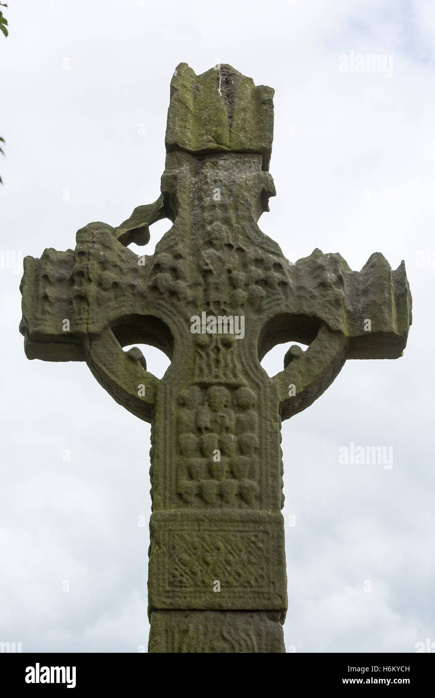Il lato est di Ardboe alta croce, Ardboe, County Tyrone, Irlanda del Nord, Regno Unito Foto Stock