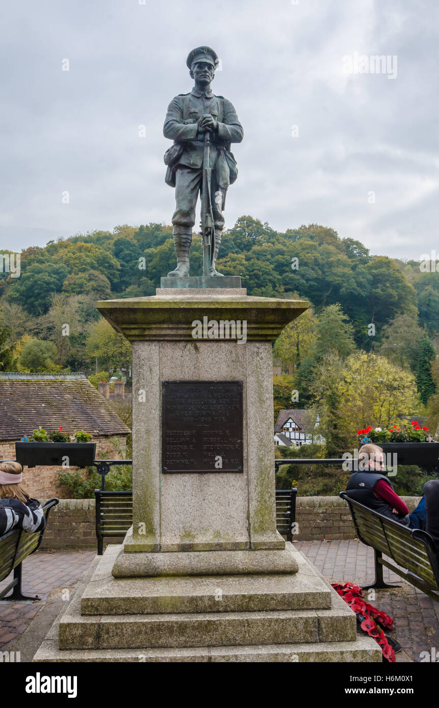 Un memoriale di guerra di Ironbridge nello Shropshire, Regno Unito Foto Stock