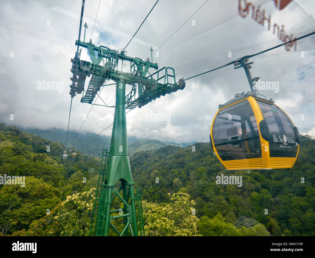 Ba Na funivia. Ba Na Hills Resort di montagna, Da Nang, Vietnam. Foto Stock