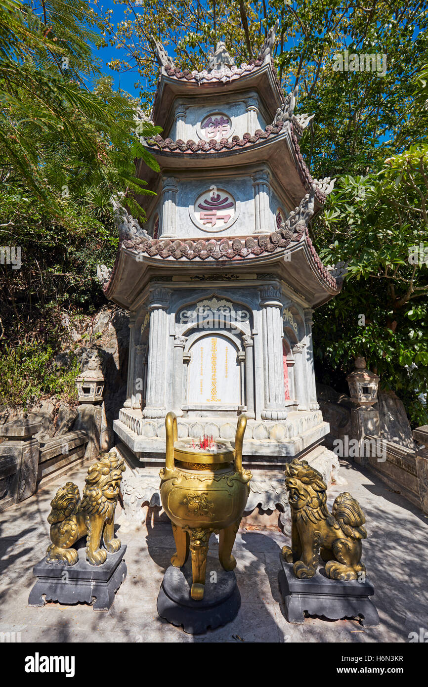 Piccola pagoda su Thuy figlio Montagna. Le montagne di marmo, Da Nang, Vietnam. Foto Stock