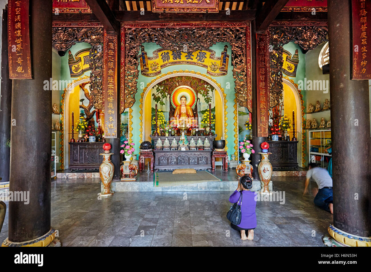 Interno del Linh Ung Pagoda in Thuy figlio Montagna. Le montagne di marmo, Da Nang, Vietnam. Foto Stock