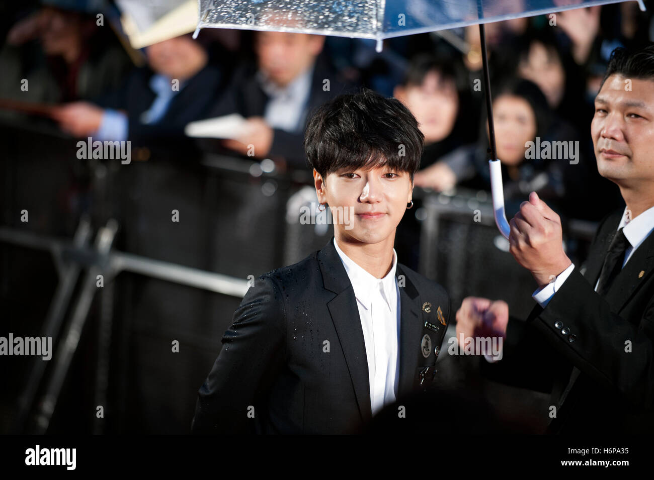 Yesung del sud coreano di boy band Super Junior assiste il tappeto rosso apertura per Tokyo International Film Festival 2016. Foto Stock