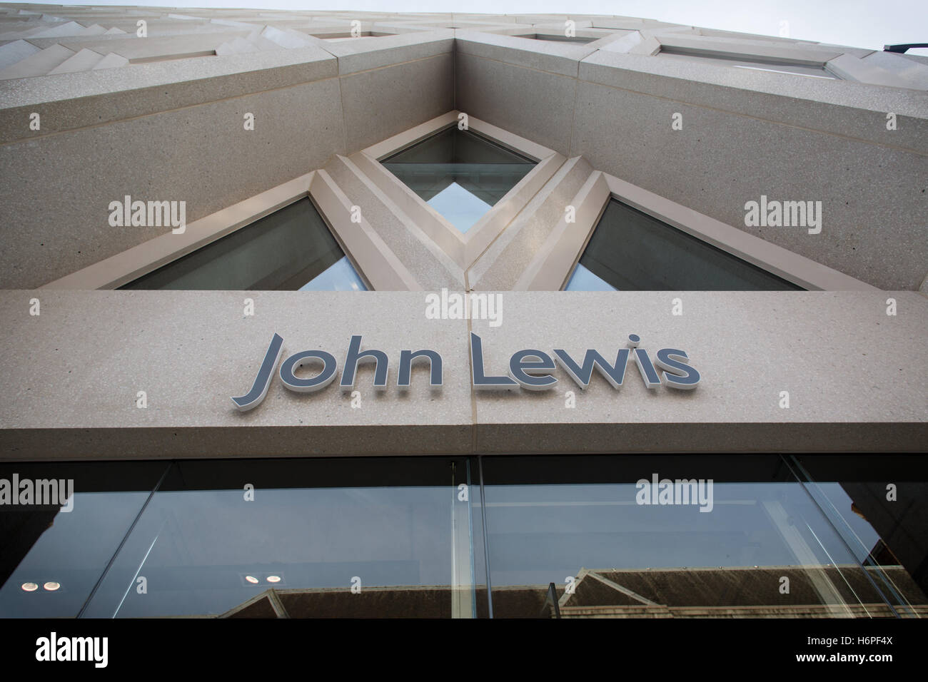 John Lewis department store all'interno del victoria gate shopping center a Leeds, West Yorkshire. Foto Stock