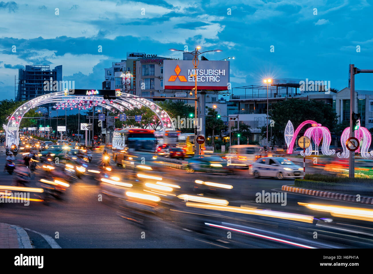 Da Nang city center al crepuscolo, Vietnam. Foto Stock