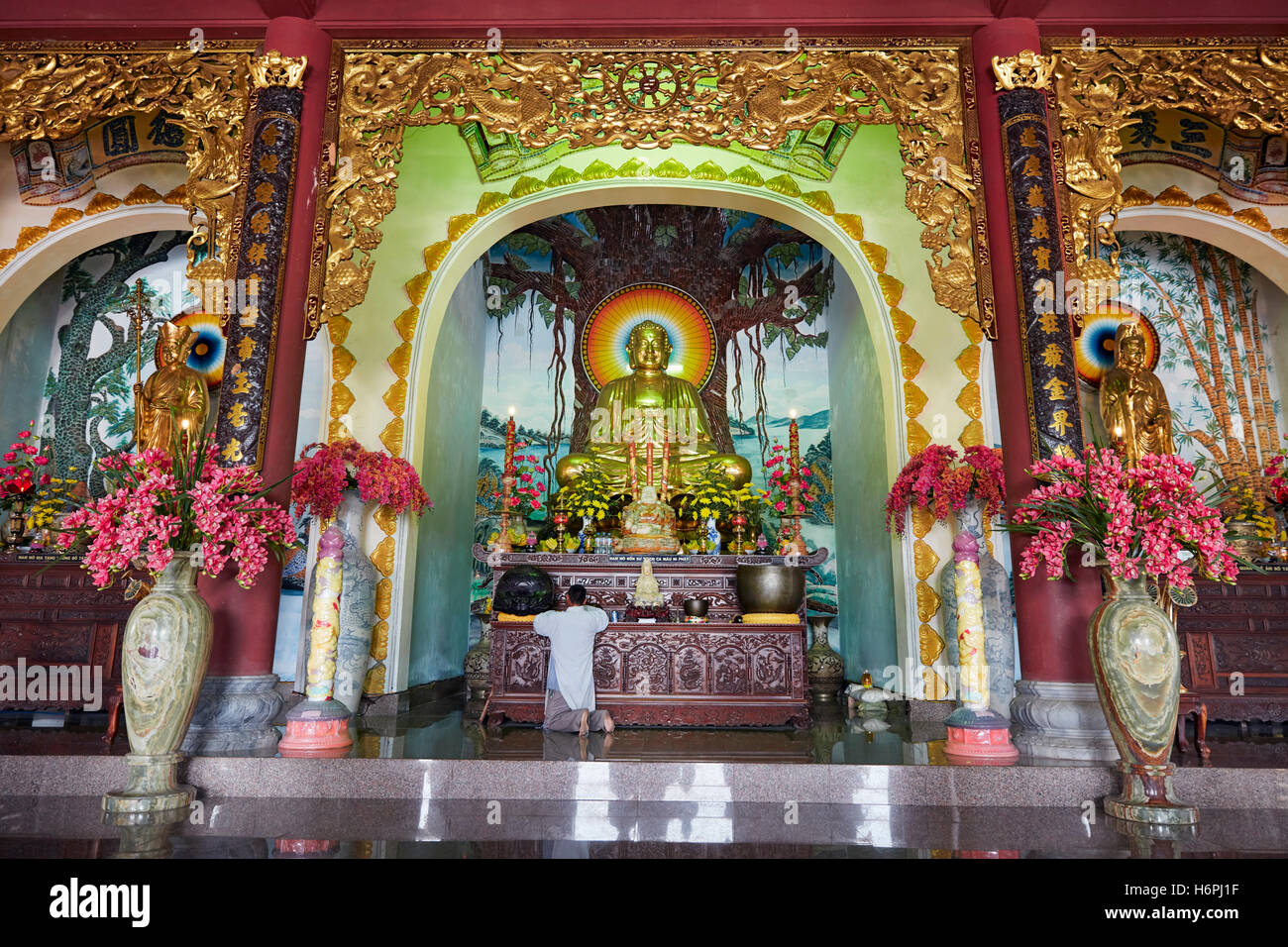 Interno del Linh Ung Pagoda, Da Nang, Vietnam. Foto Stock