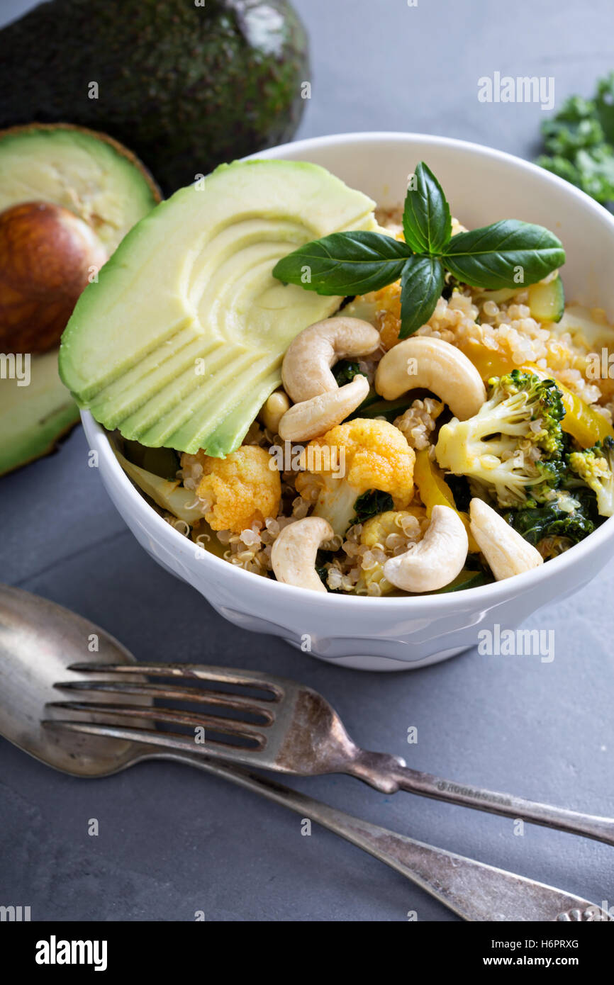 Vegano sano curry con la quinoa Foto Stock